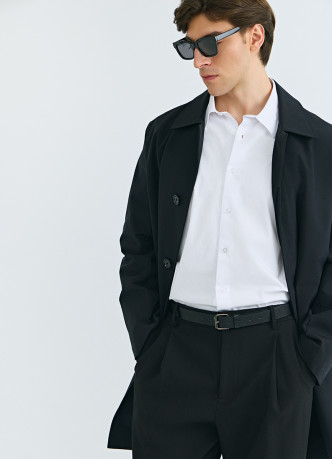 Плащ на пуговицах