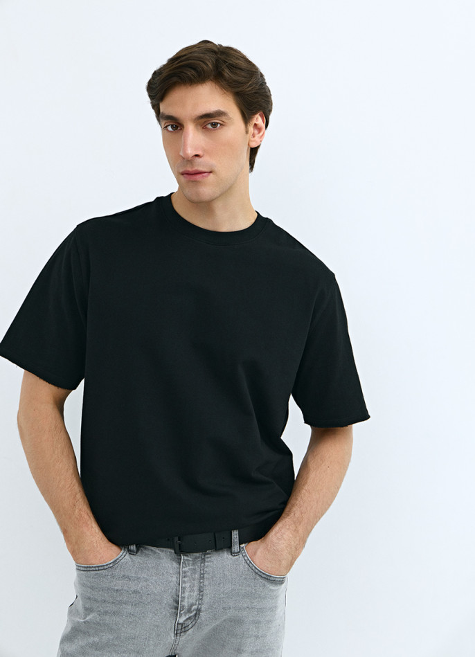 Базовая футболка с необработанным краем