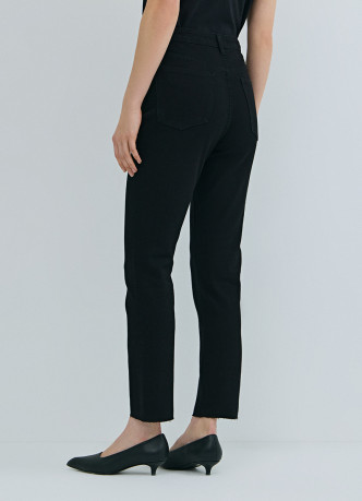 Узкие джинсы с высокой посадкой