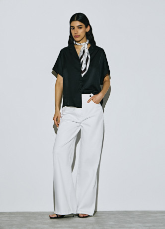 Сатиновая блузка с коротким рукавом