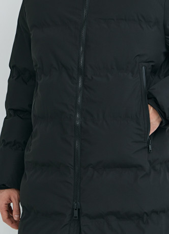 Утеплённая куртка с бесшовной технологией