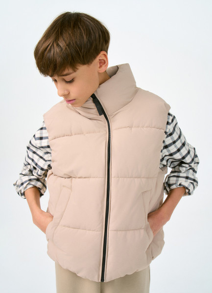 Утеплённый жилет для мальчиков Бежевый 2999₽
