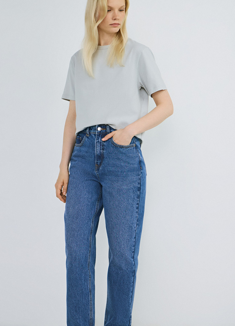 Мөлдір трусикидегі түкті