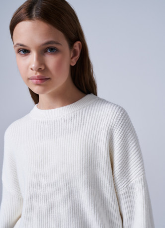 Вязаный джемпер для девочки