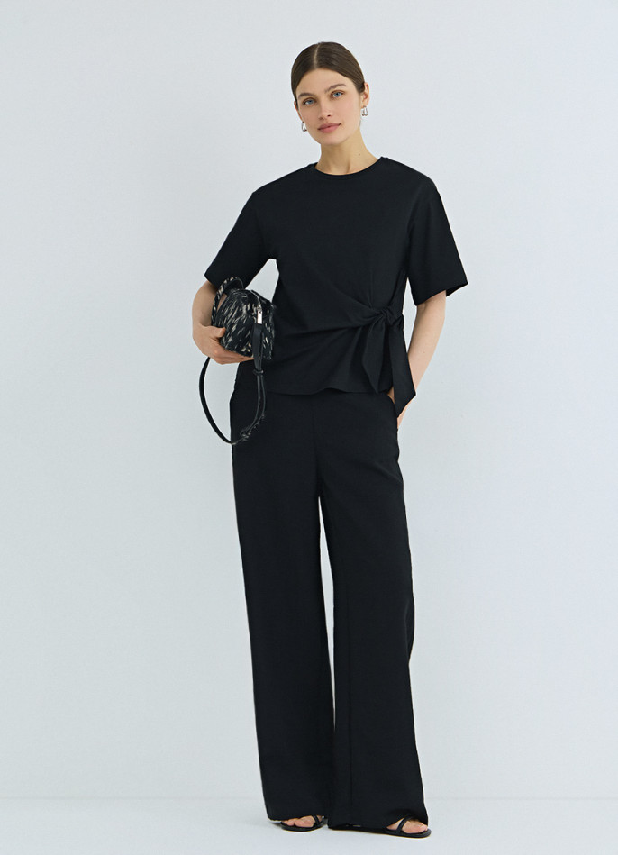 Футболка с узлом