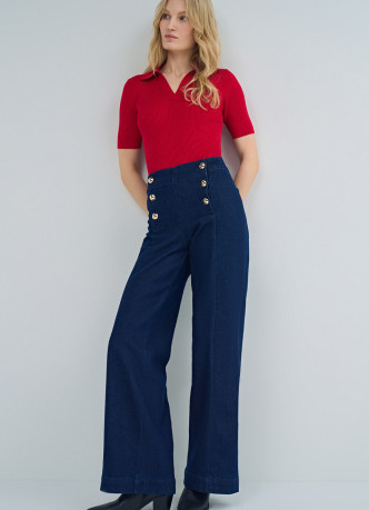 Широкие джинсы высокой посадки с декоративными пуговиицами