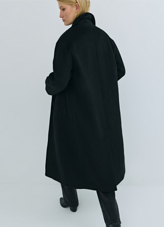 Длинное двубортное пальто из шерсти