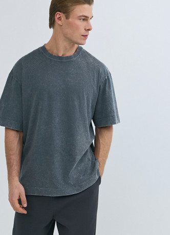 Базовая футболка с эффектом стирки