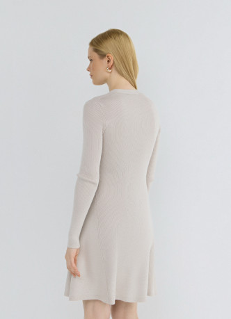 Вязаное платье мини