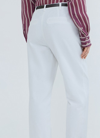 Чиносы с ремнём