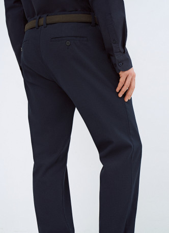 Чиносы с ремнём