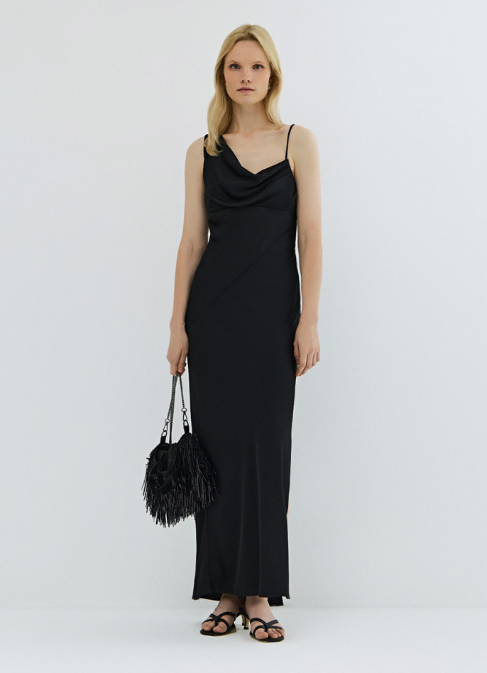 Платье миди с асимметричным вырезом