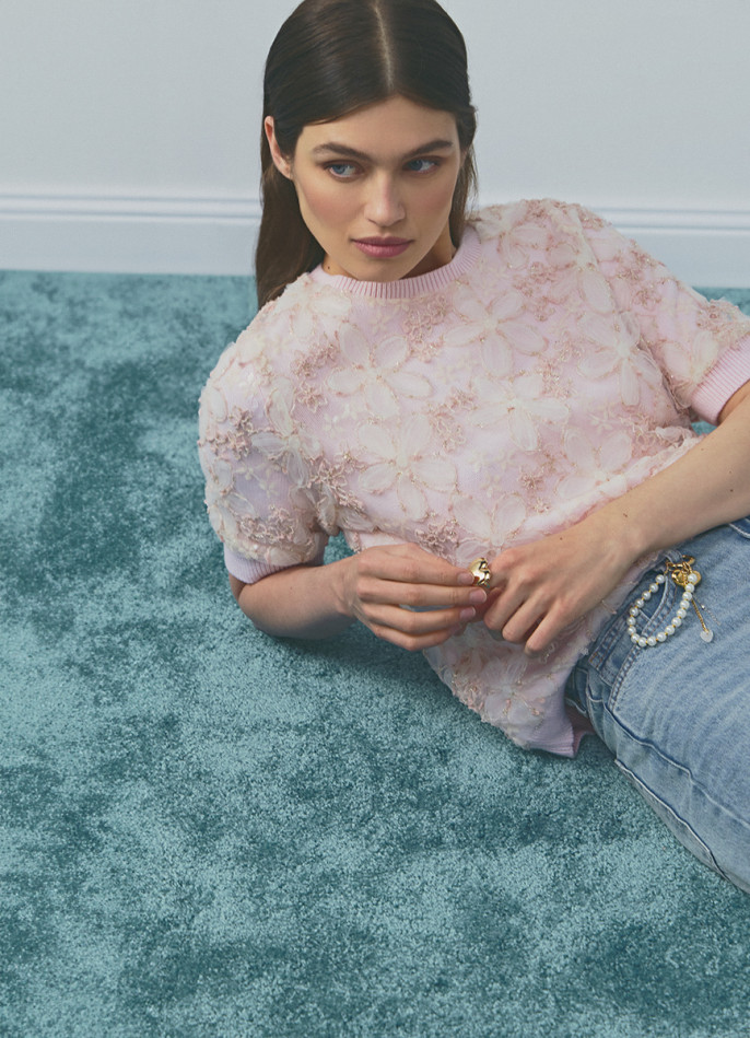 Джемпер с декором из кружева