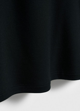 Лонгслив с асимметричным вырезом