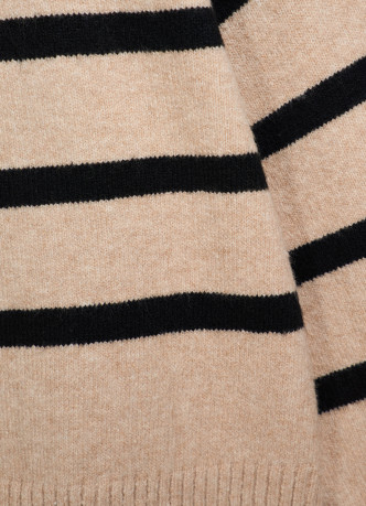 Вязаный джемпер для девочек