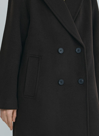 Длинное двубортное пальто из шерсти