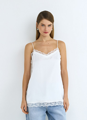 Топ с кружевом на тонких бретелях