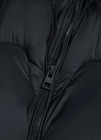 Короткая утеплённая куртка