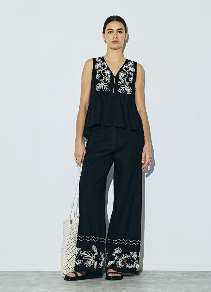 Прямые брюки с вышивкой