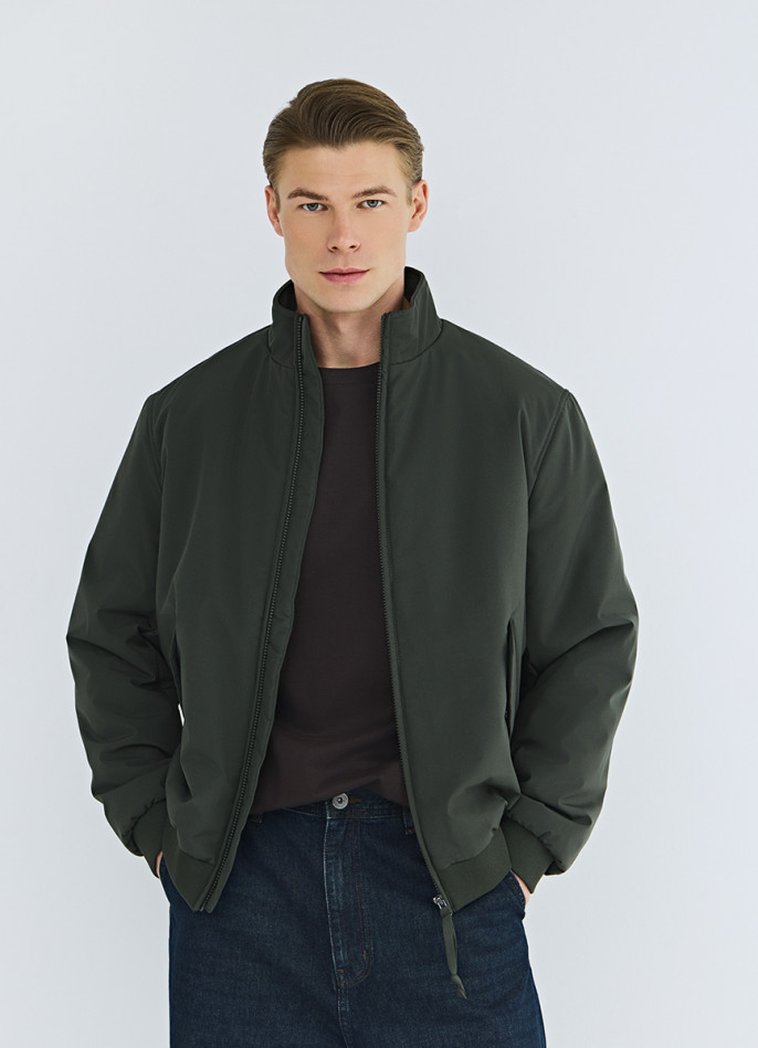 Утеплённая куртка с воротником-стойкой