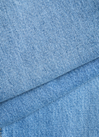 Прямые джинсы со средней посадкой