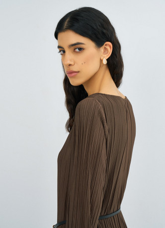 Трикотажное платье с ремнём