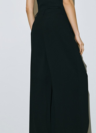 Прямые брюки со складками