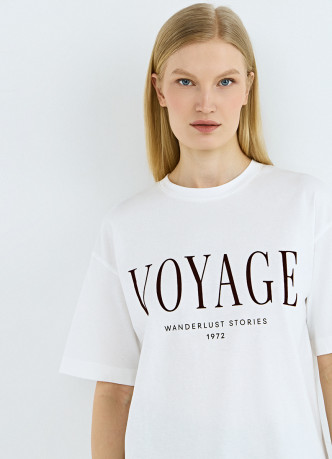 Футболка с цветочным принтом