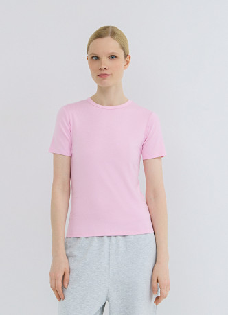 Приталенная футболка в рубчик