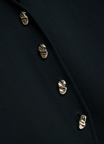 Кардиган на пуговицах с V-вырезом