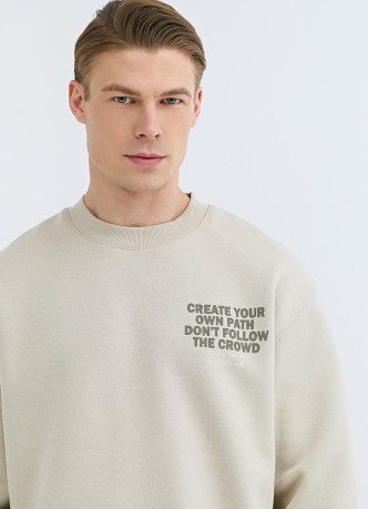 Базовый свитшот с принтом