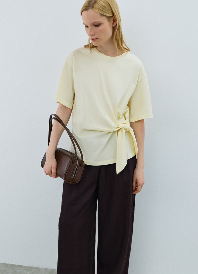 Футболка с декоративным узлом