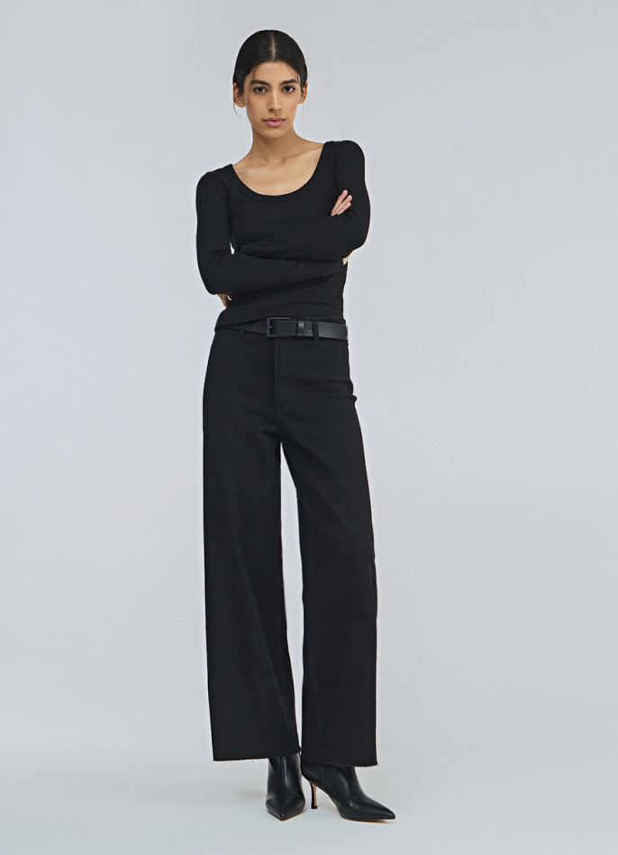 Укороченные широкие джинсы