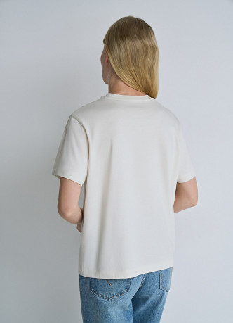 Футболка с вышивкой