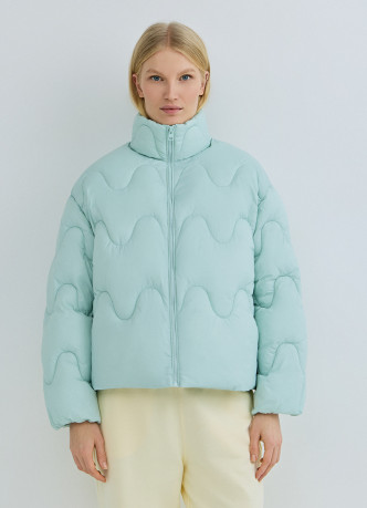 Короткая утеплённая куртка