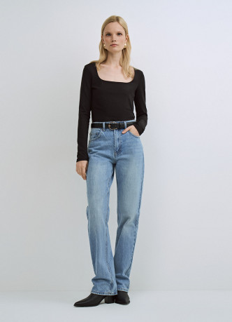 Лонгслив с квадратным вырезом