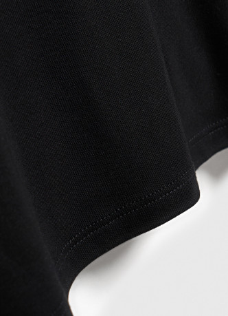 Приталенная футболка в рубчик