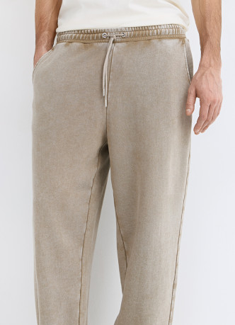 Трикотажные джоггеры с эффектом стирки