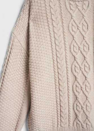 Джемпер с косами